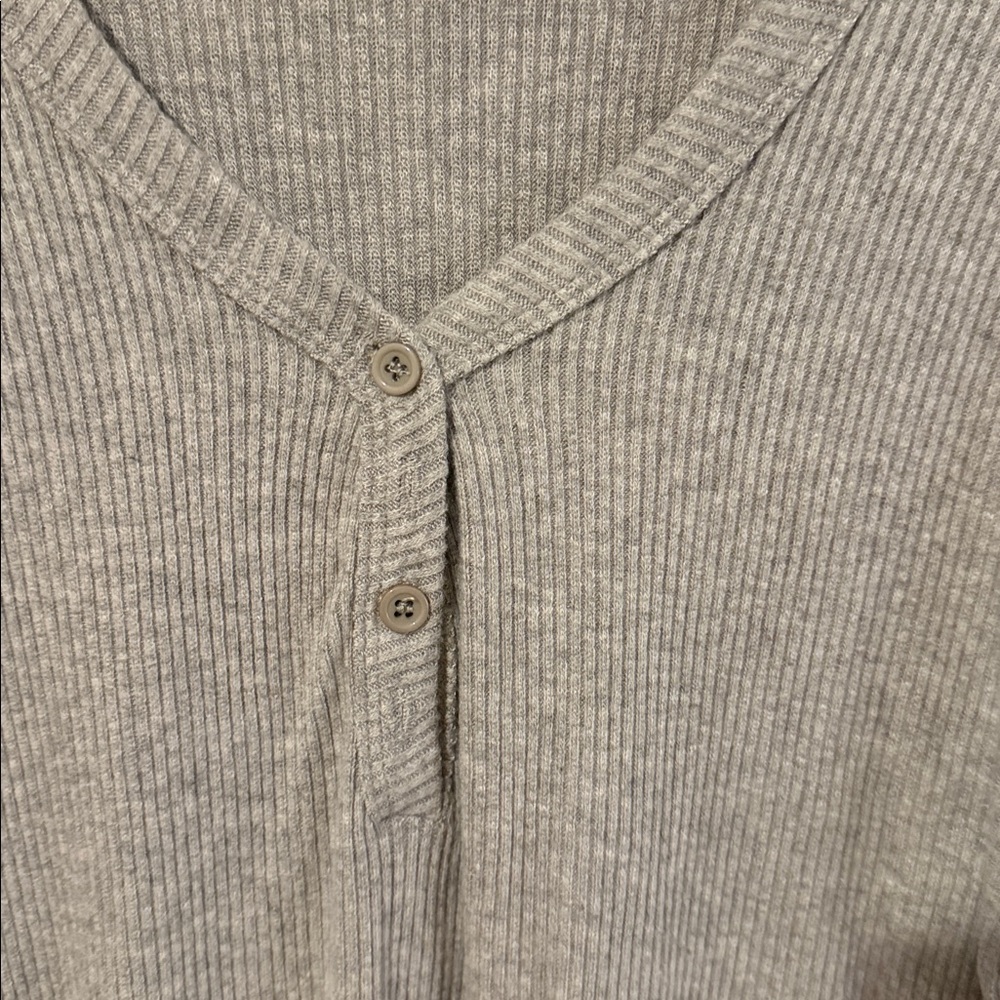 Michael Lauren Gray Henley - Picture 4 of 7